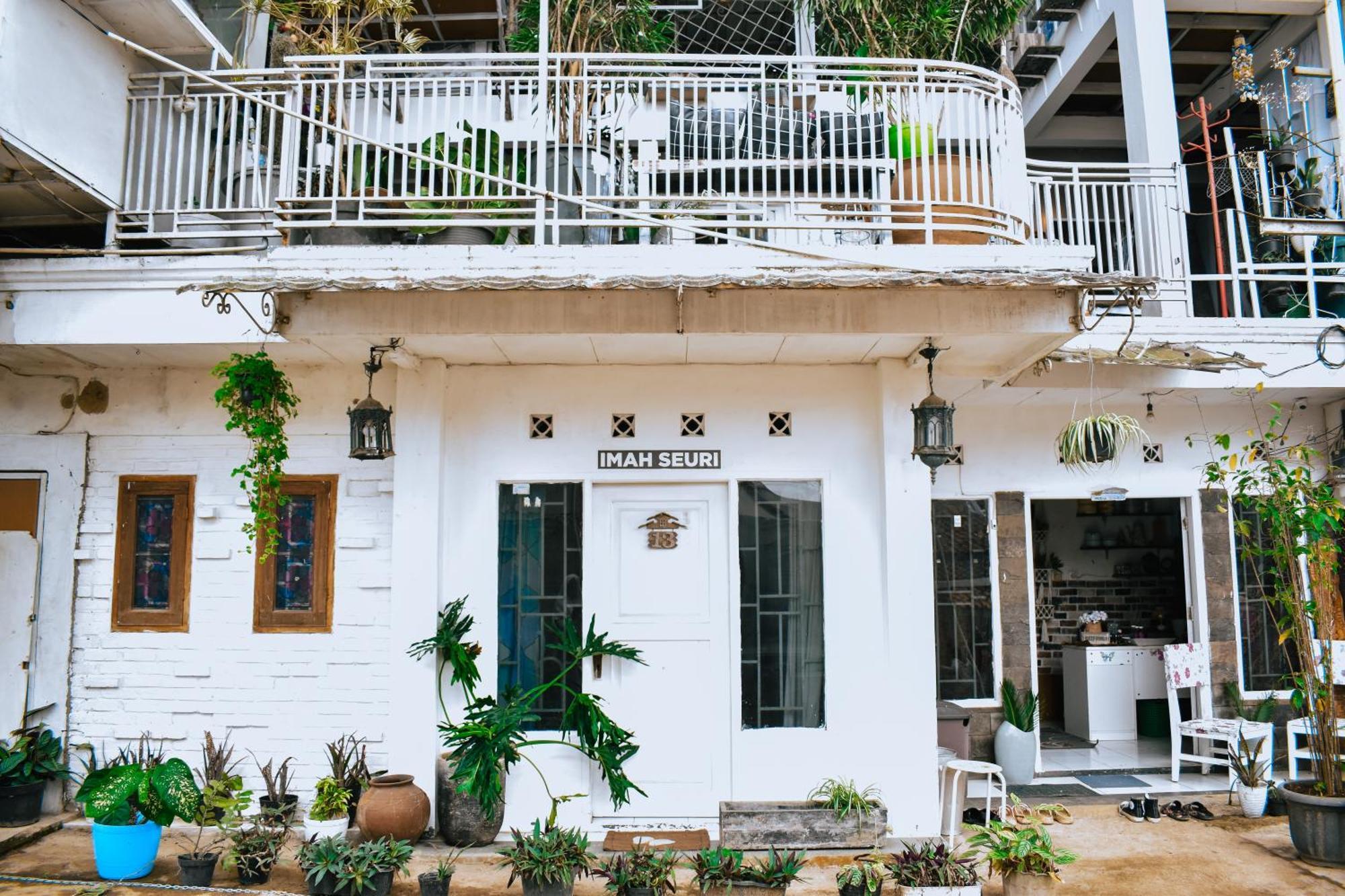 Imah Seuri By Kaya Rooms Tutugan Εξωτερικό φωτογραφία