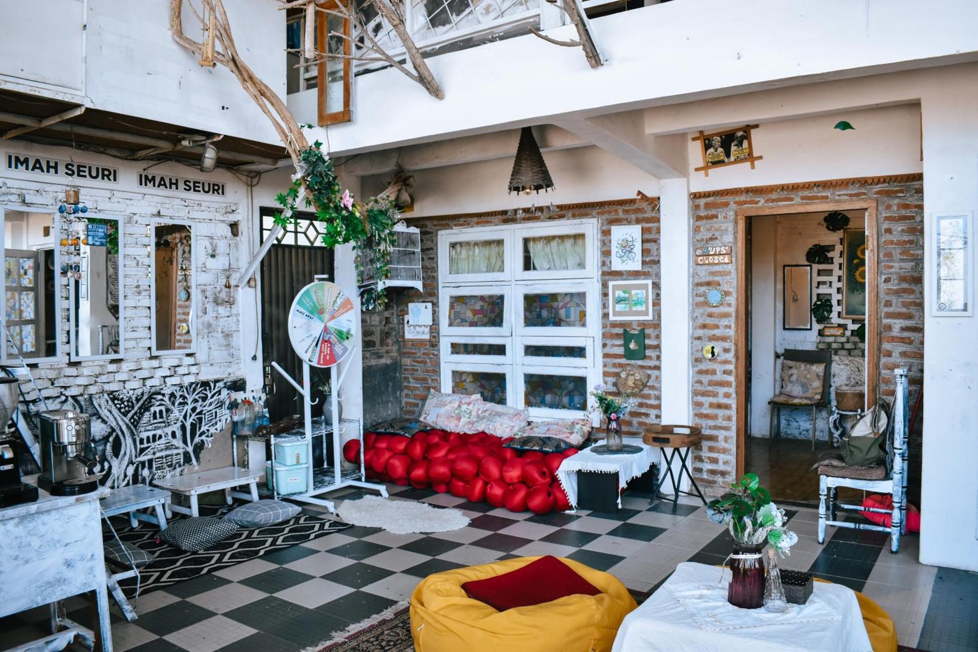 Imah Seuri By Kaya Rooms Tutugan Εξωτερικό φωτογραφία